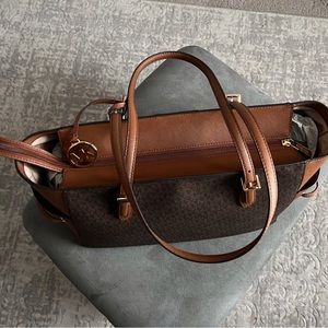 Micheal Kors bag